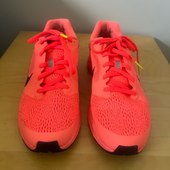 Nike running shoes - Picture 2 of 5